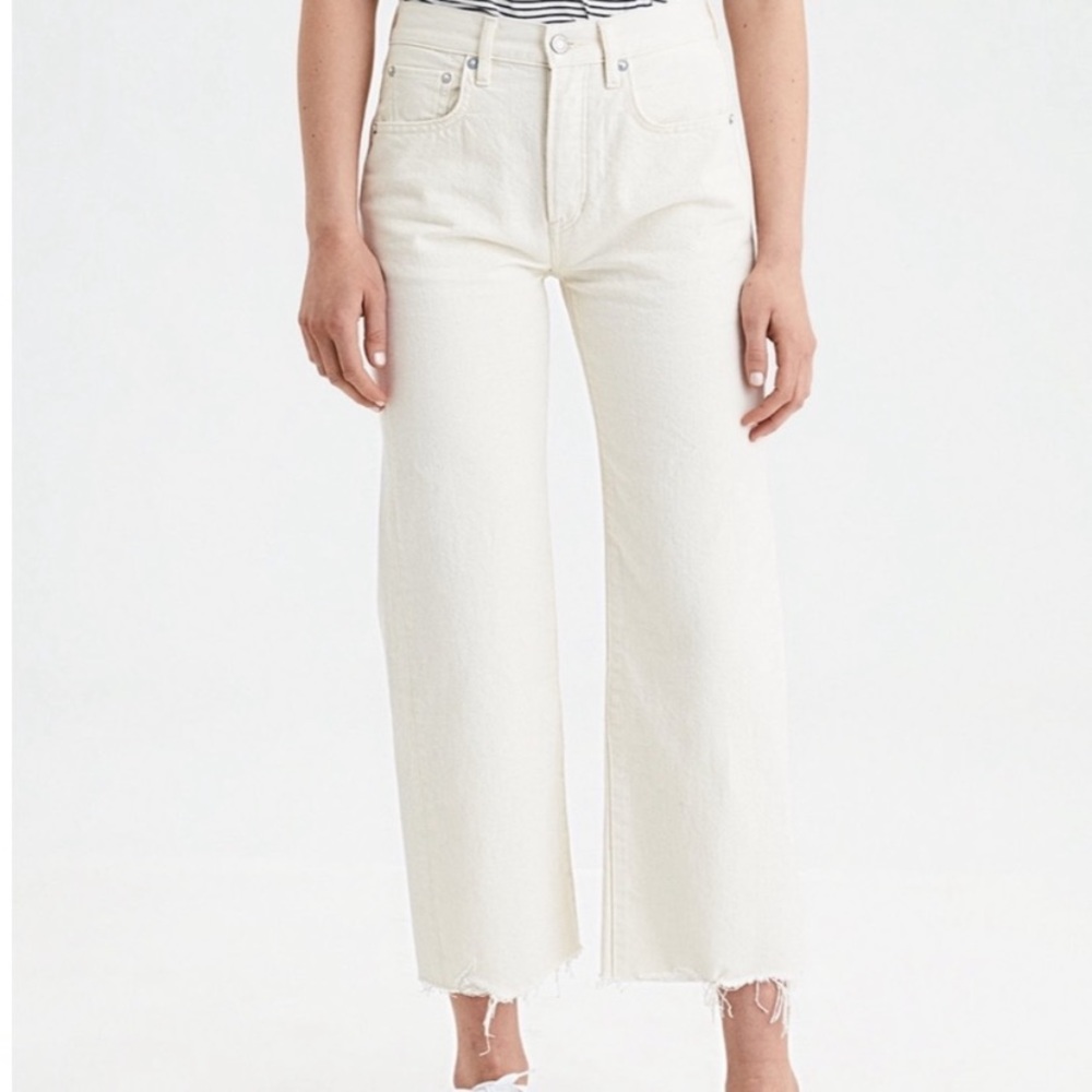 AEO Cream Wide Leg Crop Jeans, size 6